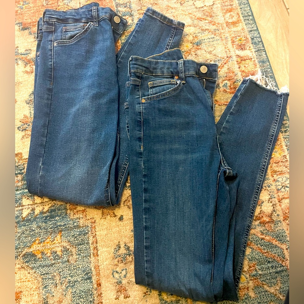 Two pairs of Topshop Skinny jeans size 28
